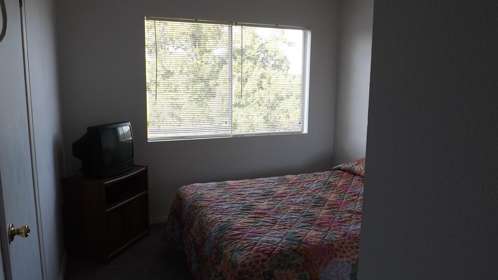 Twin Lakes Inn Bull Shoals Room photo